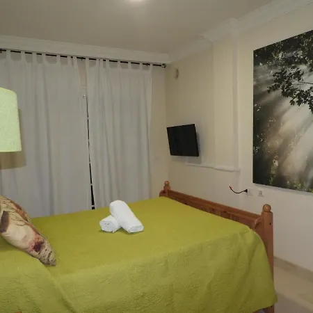 Hébergement de vacances Ferienhaus Mit Privatpool Fur 10 Personen Ca 400 M In Costa Adeje, Teneriffa Westkuste Von Teneriffa *